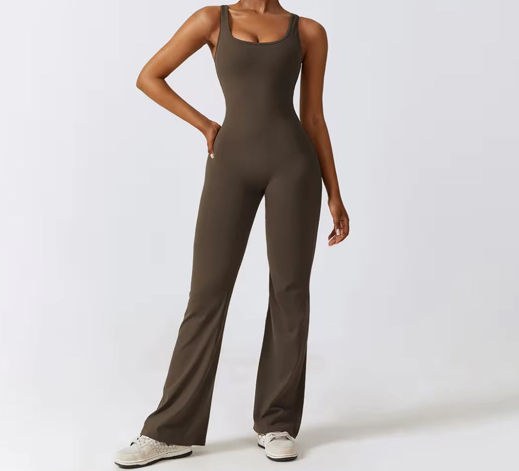 Valerie - Jumpsuit mit Schlag und Scrunch am Po