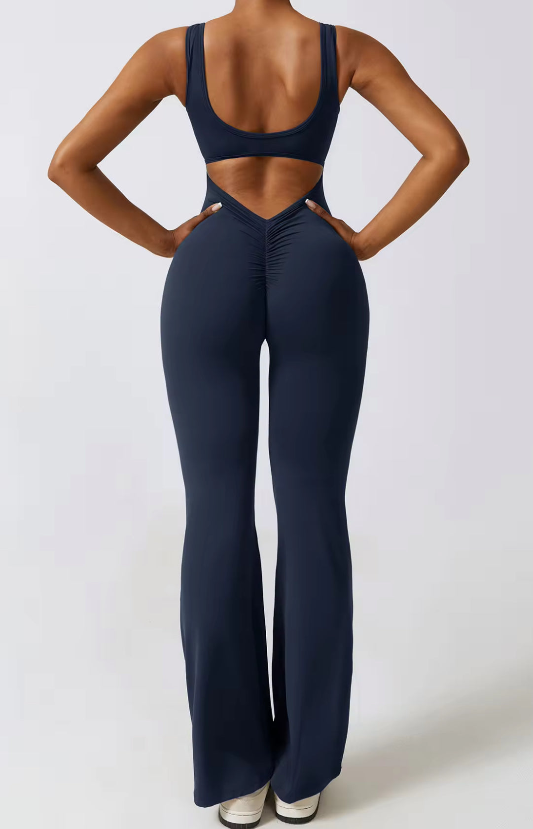 Valerie - Jumpsuit mit Schlag und Scrunch am Po