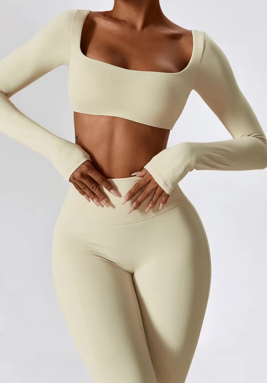 Sena - Seamless Flared Yoga Set - Schlaghose und Langarm Crop Top